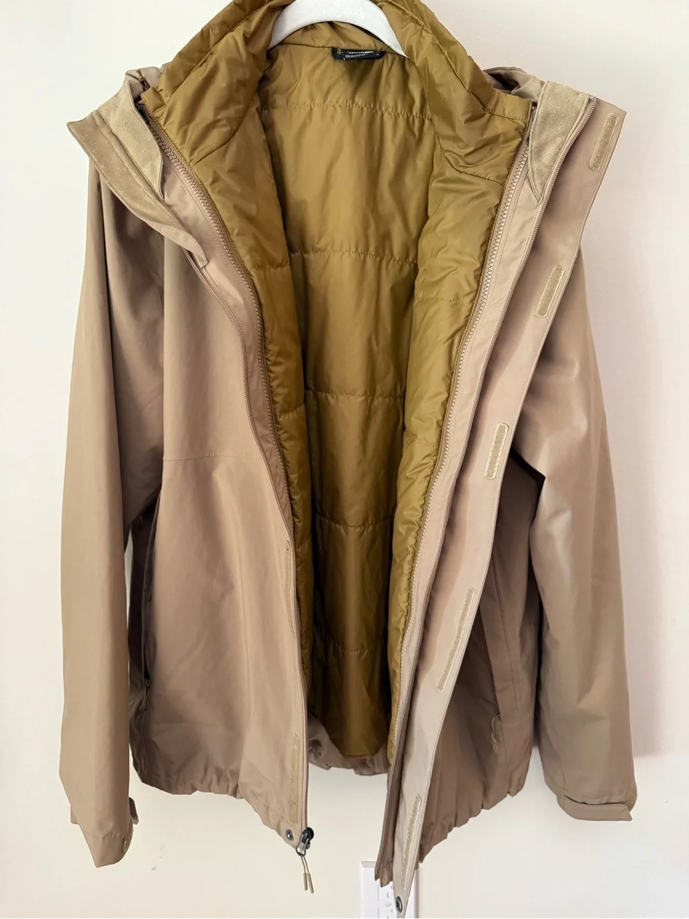 The North Face Men’s Tan Hooded Insulated Jacket Size Large Outdoor Winter Coat
